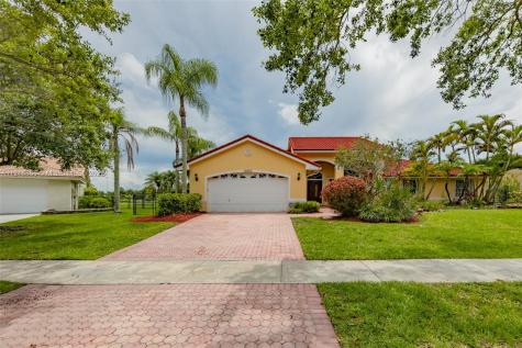 19330 NW 5th Street Pembroke Pines FL 33029