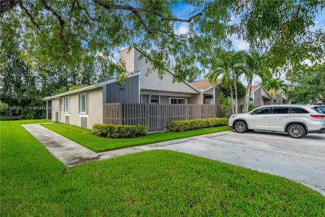 590 Woodgate Circle Sunrise FL 33326