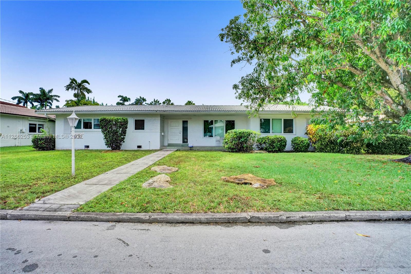 1131 S Southlake Drive Hollywood FL 33019