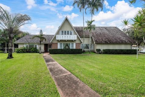 11030 SW 42nd Place Davie FL 33328