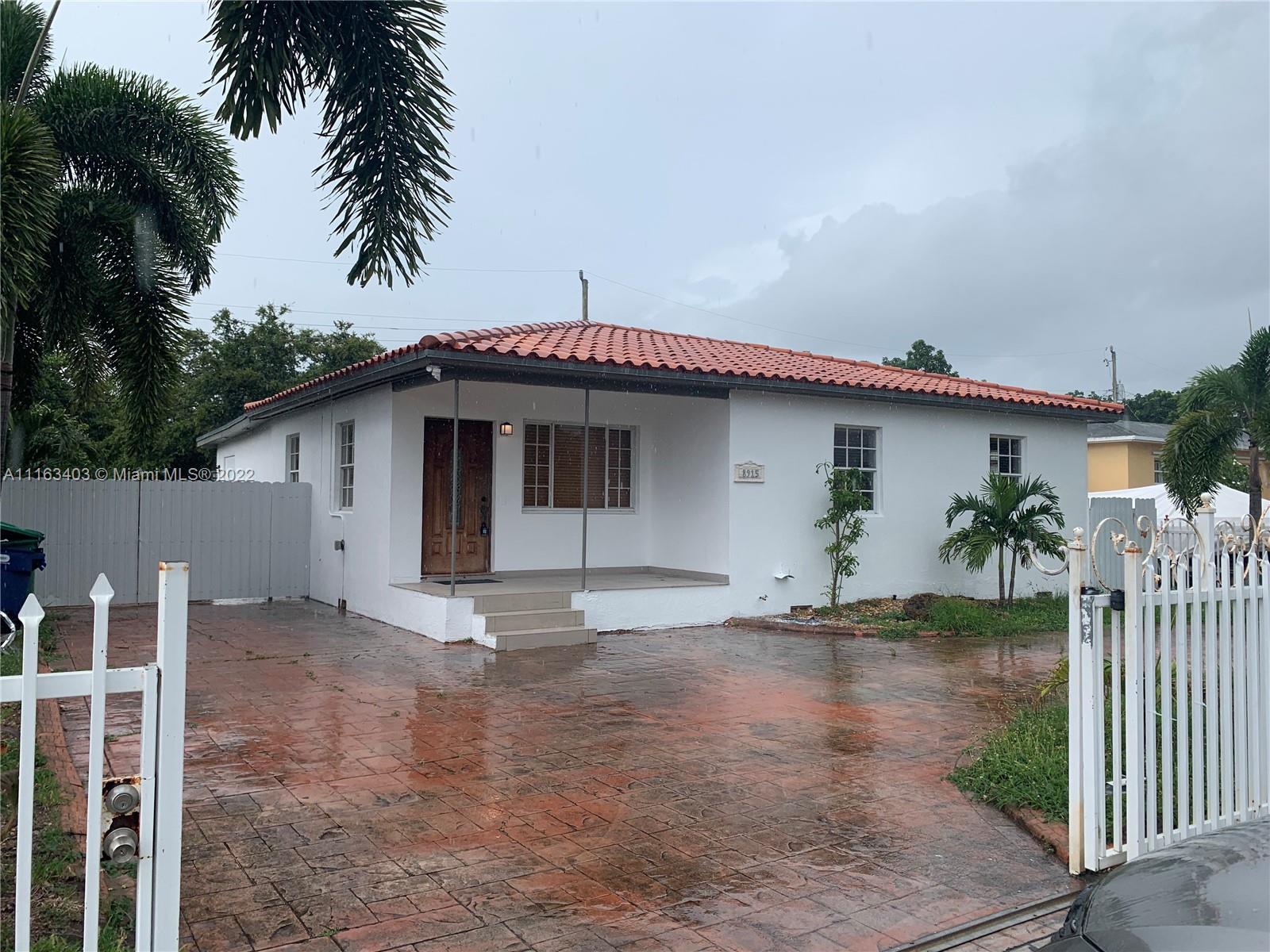 8915 NW 34th Avenue Road Miami FL 33147