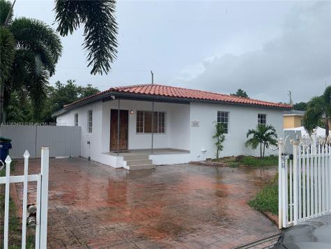 8915 NW 34th Avenue Road Miami FL 33147