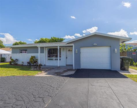 820 NW 35th Street Oakland Park FL 33309