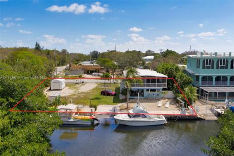 39 Lake Shore Drive Key Largo FL 33037
