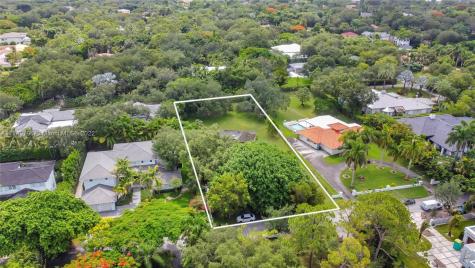 9249 SW 69th Court Pinecrest FL 33156