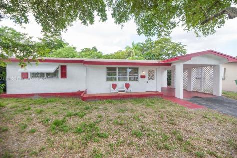1430 NW 79th Way Pembroke Pines FL 33024
