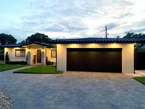 14016 Lake George Court Miami Lakes FL 33014