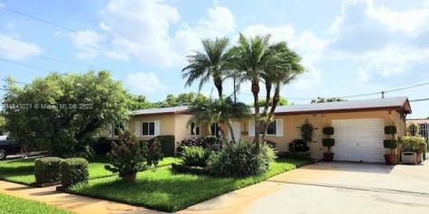 18520 NW 81st Court Hialeah FL 33015