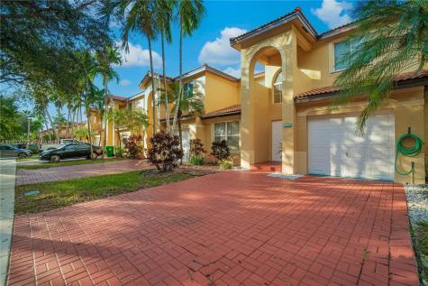 13925 N Forest Oak Circle Davie FL 33325