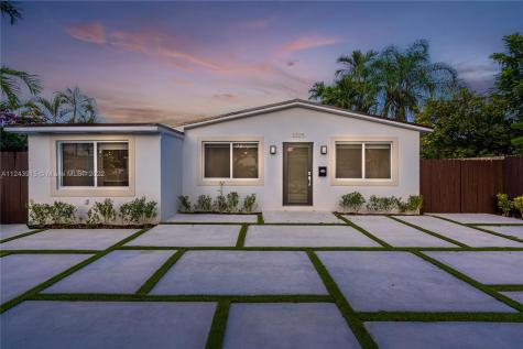 3335 SW 87th Court Miami FL 33165