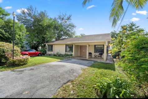 6726 SW 14th Street Miami FL 33144