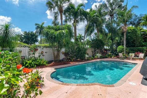 373 SW 161st Avenue Pembroke Pines FL 33027