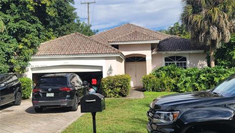 7099 E Tropical Way Plantation FL 33317
