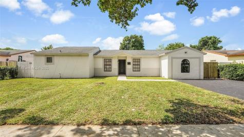 20122 NW 57th Place Hialeah FL 33015