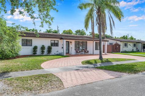 8912 SW 17th Terrace Miami FL 33165