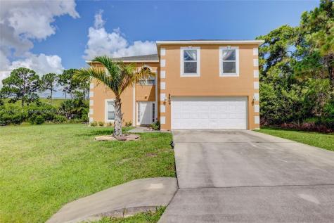 5809 NW Gillespie Avenue Port St. Lucie FL 34986