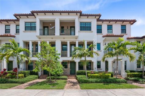 11517 SW 15th Street Pembroke Pines FL 33025