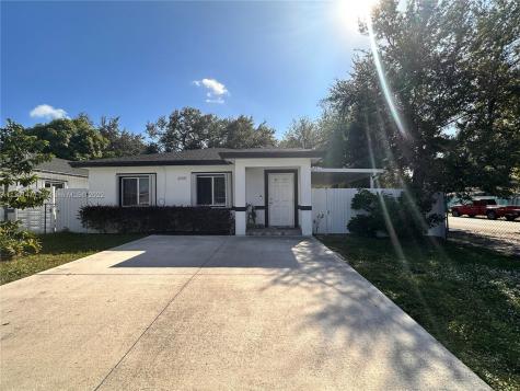 3288 NW 53rd Street Miami FL 33142
