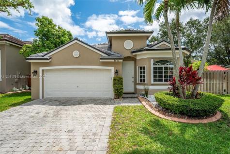 1921 NW 99th Avenue Pembroke Pines FL 33024