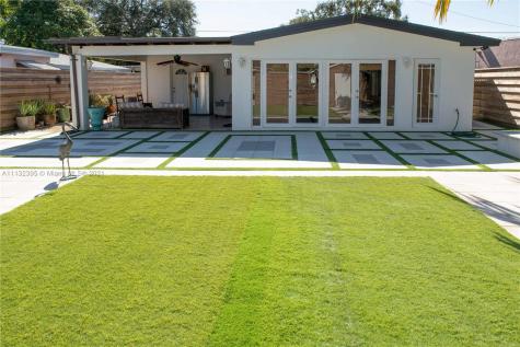 31 NW 165th Street Miami FL 33169