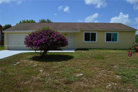 426 SE Doat Street Port St. Lucie FL 34983
