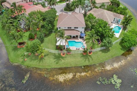 2549 Hunters Run Way Weston FL 33327
