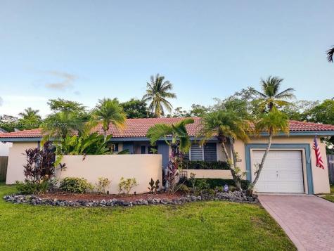 9750 SW 215th Lane Cutler Bay FL 33189