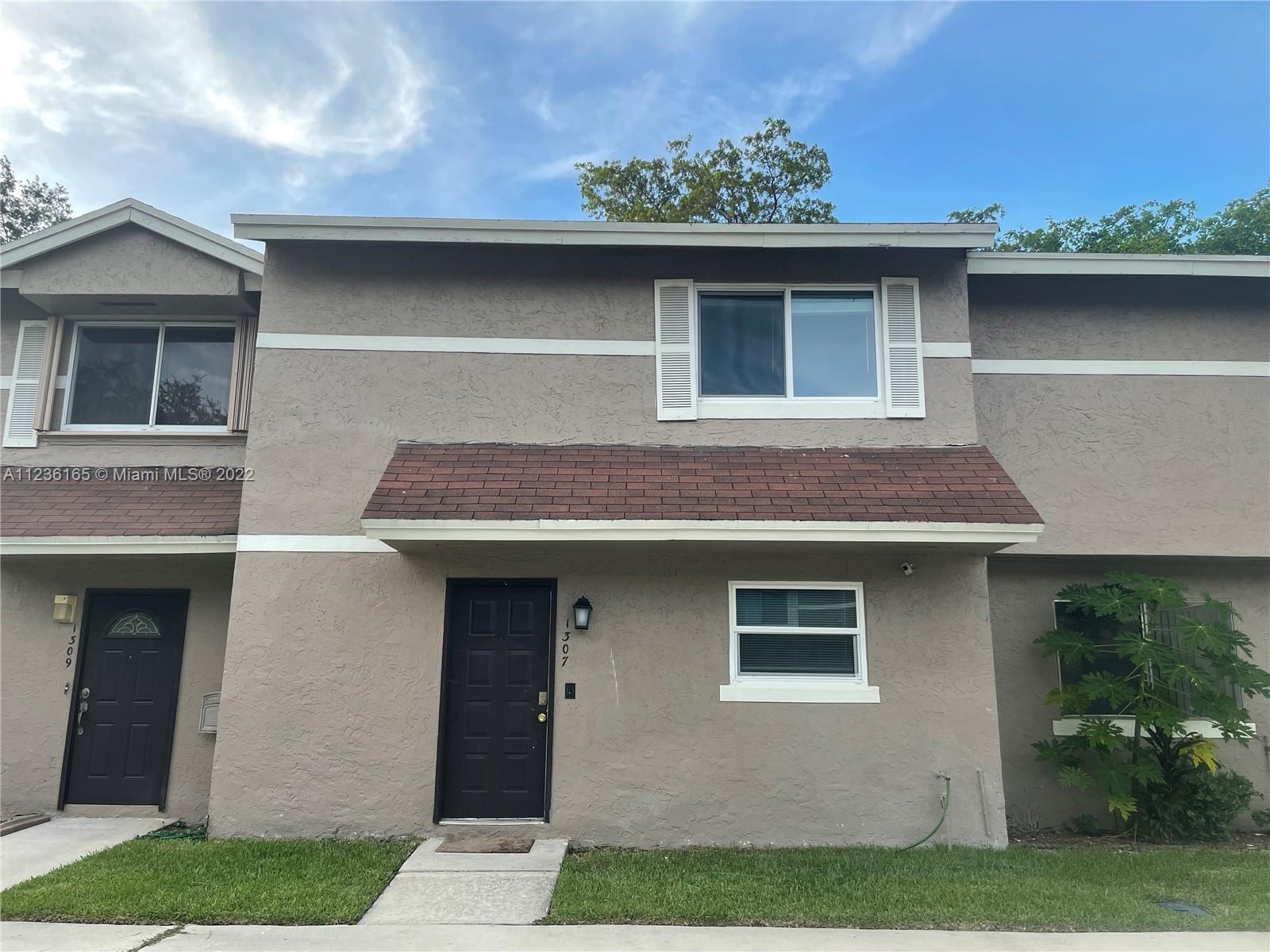 1307 Sussex Drive North Lauderdale FL 33068