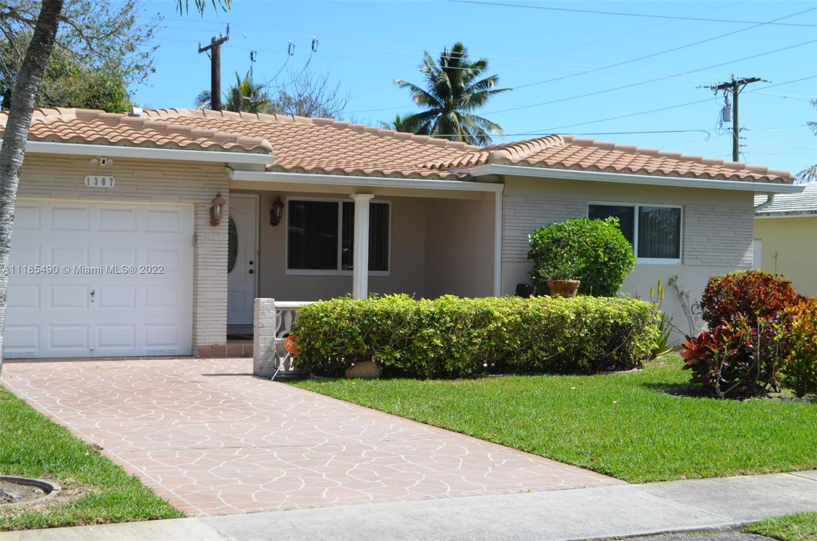 1307 N 31st Road Hollywood FL 33021