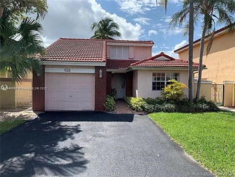 17432 NW 63rd Court Hialeah FL 33015