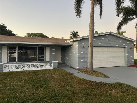 9511 NW 5th Street Pembroke Pines FL 33024
