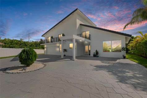 5811 SW 56th Terrace South Miami FL 33143