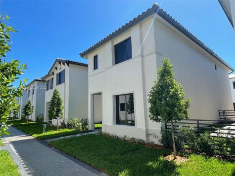 4422 NW 80th Court Doral FL 33166