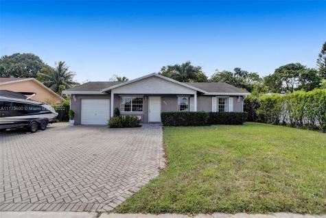 621 SW 50th Avenue Margate FL 33068
