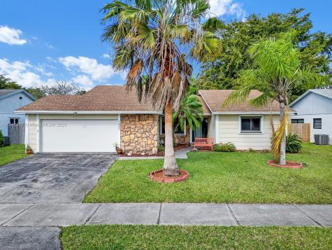 1655 N Goldeneye Lane Homestead FL 33035