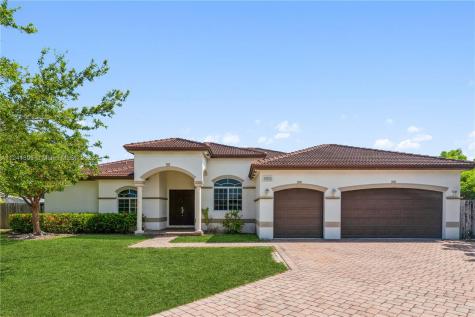 19030 SW 82nd Court Cutler Bay FL 33157