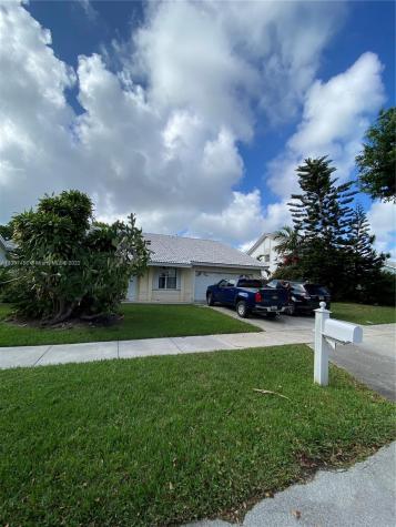 21420 SW 94th Avenue Cutler Bay FL 33189