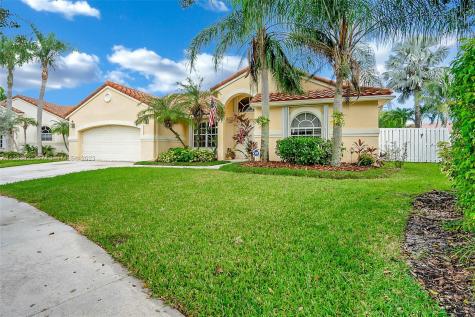 654 Lake Boulevard Weston FL 33326