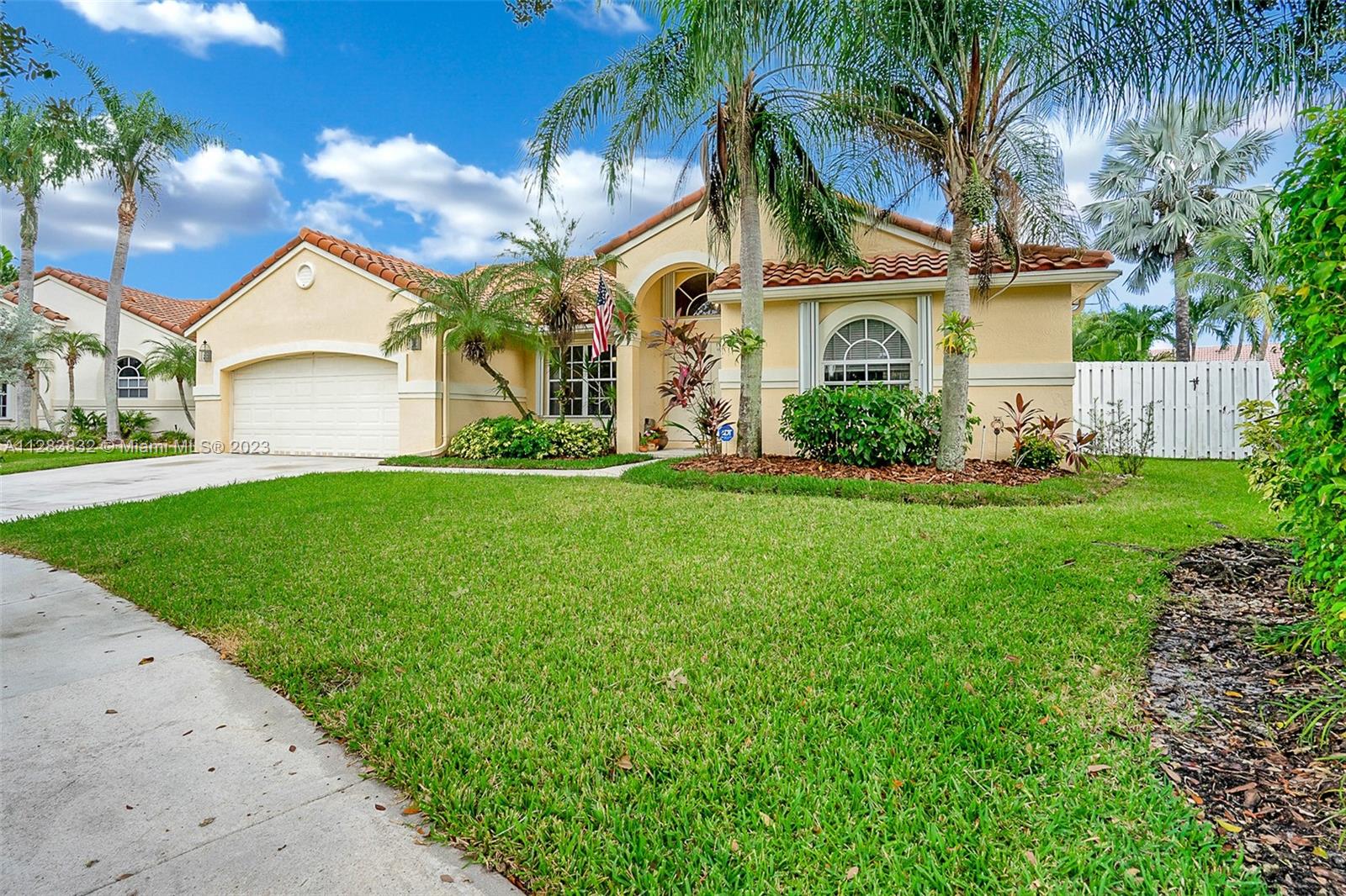 654 Lake Boulevard Weston FL 33326