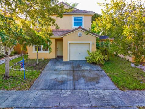 1098 SE 19th Avenue Homestead FL 33035
