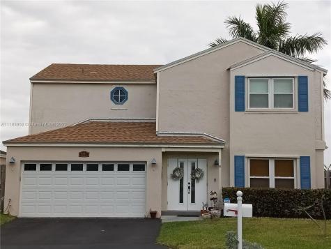 9883 SW 221st Terrace Cutler Bay FL 33190