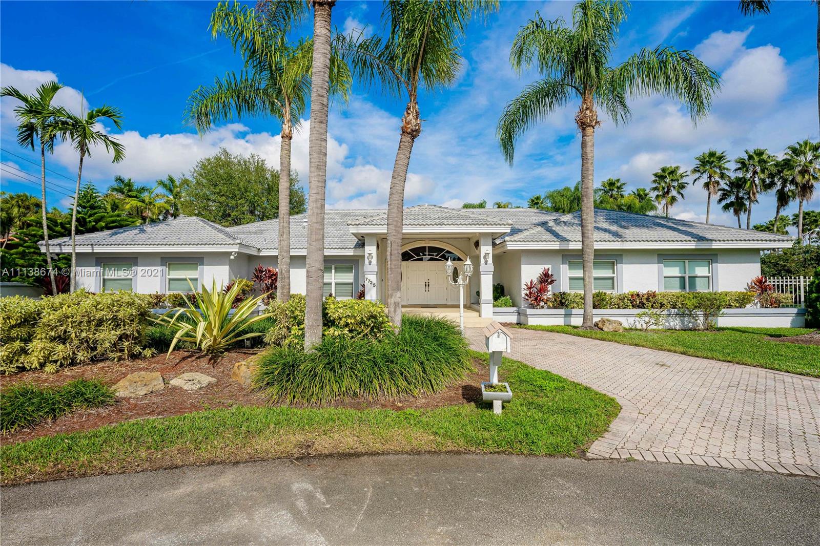 7725 SW 72nd Terrace Miami FL 33143