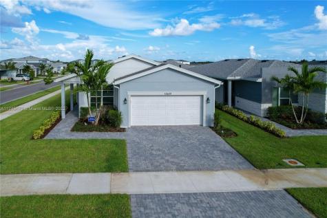 10639 SW Hensley Street Port St. Lucie FL 34987