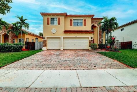 9446 SW 222nd Lane Cutler Bay FL 33190