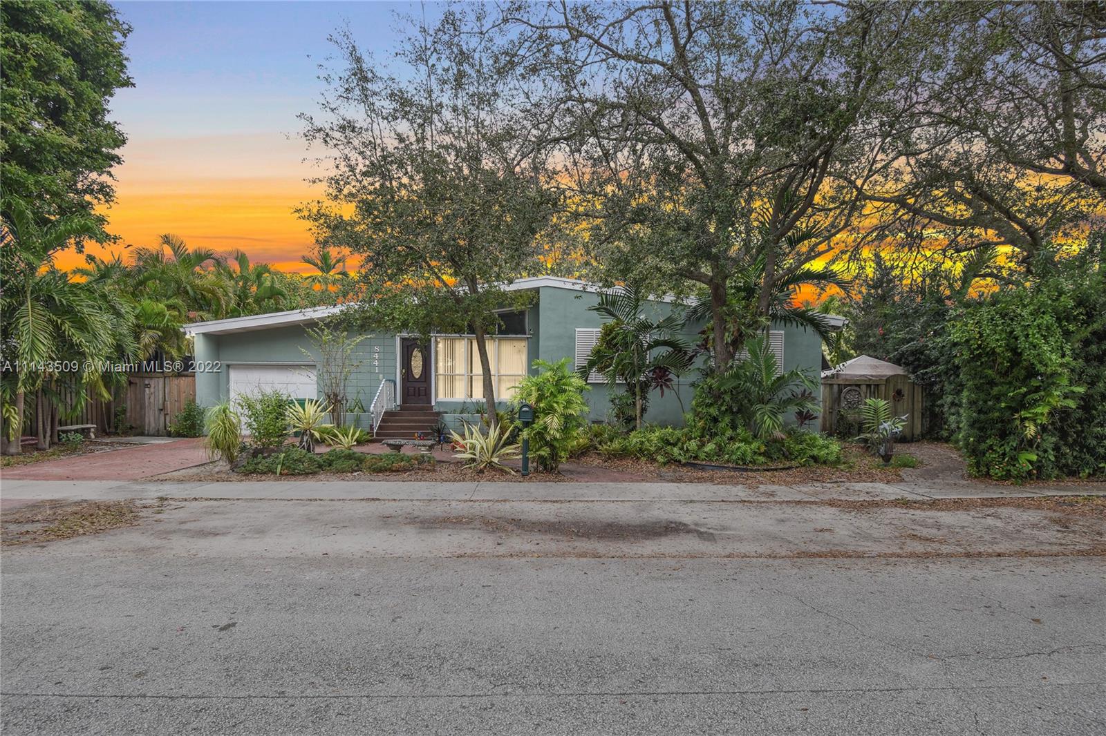 8441 SW 29th Street Miami FL 33155