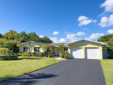 18250 SW 88th Place Palmetto Bay FL 33157