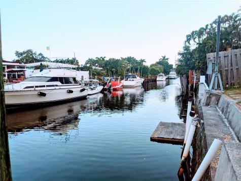 1720 SW 23rd Avenue Fort Lauderdale FL 33312