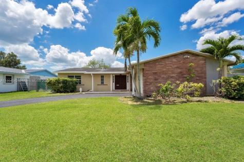 10370 SW 198th Street Cutler Bay FL 33157