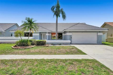 6043 Sunberry Circle Boynton Beach FL 33437