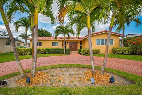 5207 Hayes Street Hollywood FL 33021